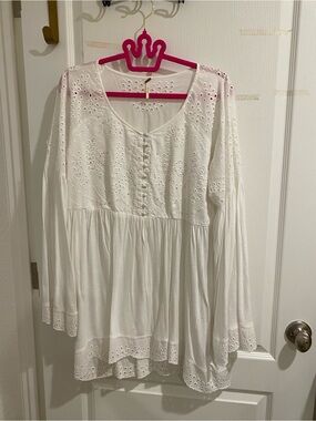 Free People White Eyelet Peasant Tunic Blouse